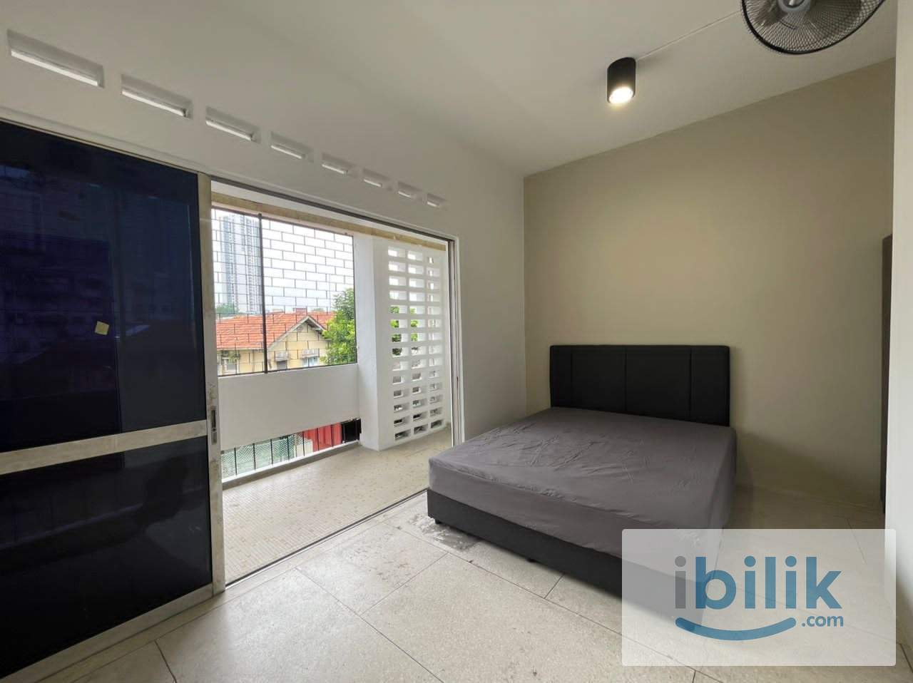 📍CIQ ROOM FOR RENT🔥LOW DEPOSIT Female Unit Middle Room 🔥Walking Distance to CIQ, Johor Bahru - Image 5