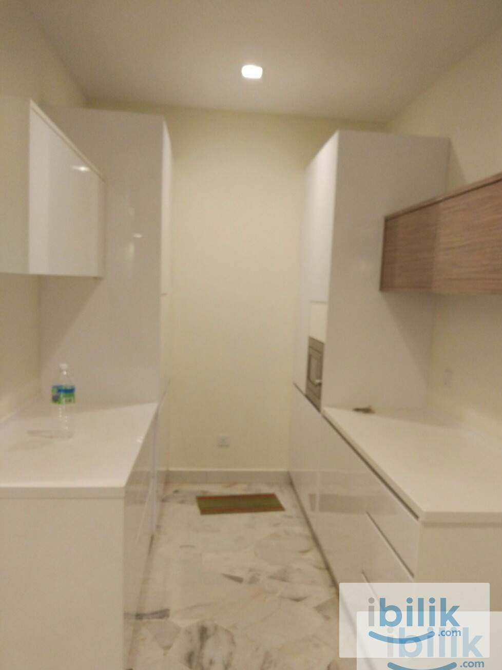 ALL FEMALE UNIT Move in Immediate, 5mins walk to Kelana Jaya LRT, Aircon+Wifi+Furnished Master room - Image 1