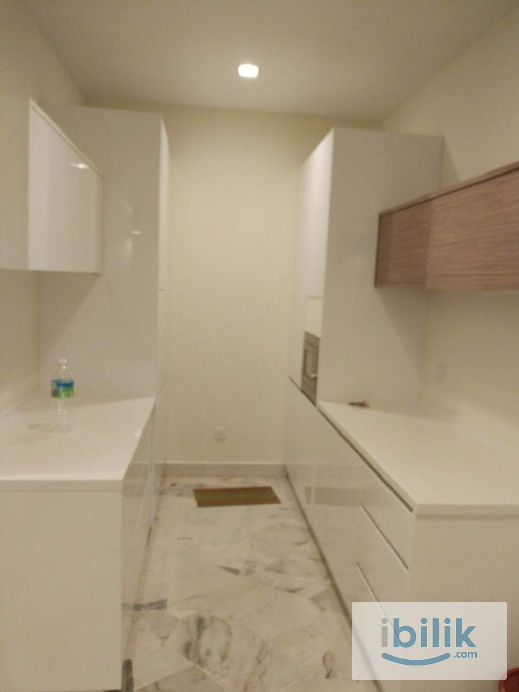 Move in Immediate! 5mins walk to Kelana Jaya LRT, Aircon+Wifi+Furnished Master room - Image 1