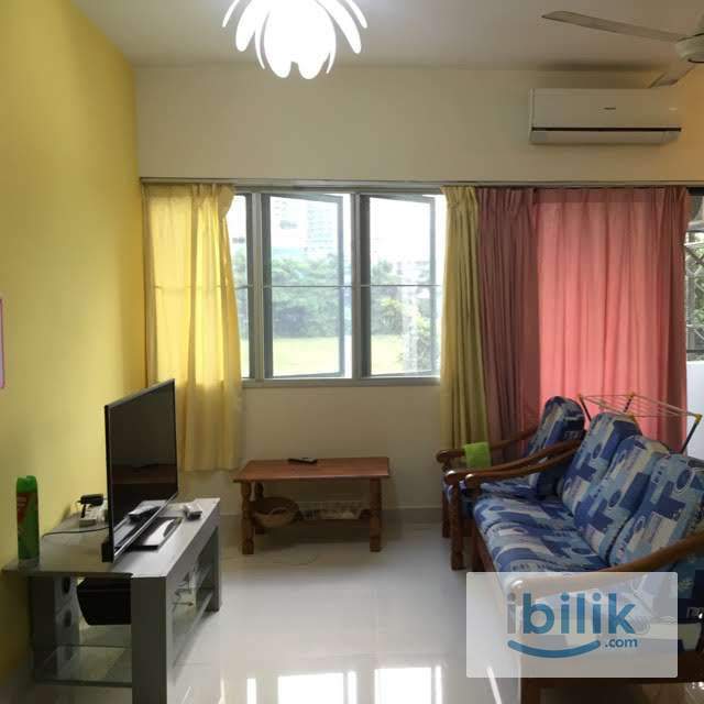 Middle Room at Block 697, Desa Kiara Condo - Image 1