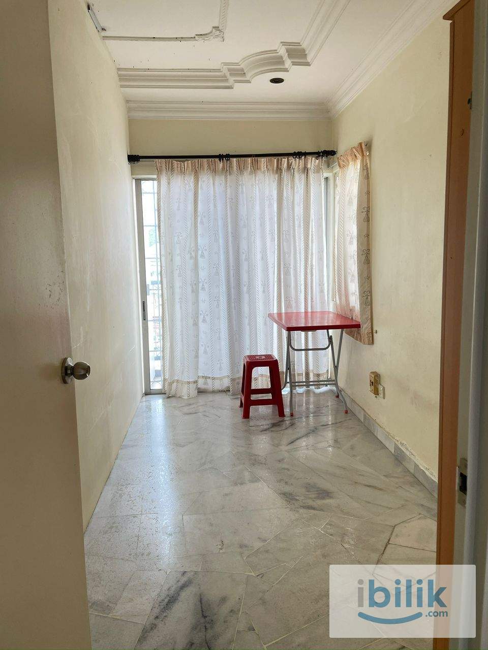 Single Room - Image 1