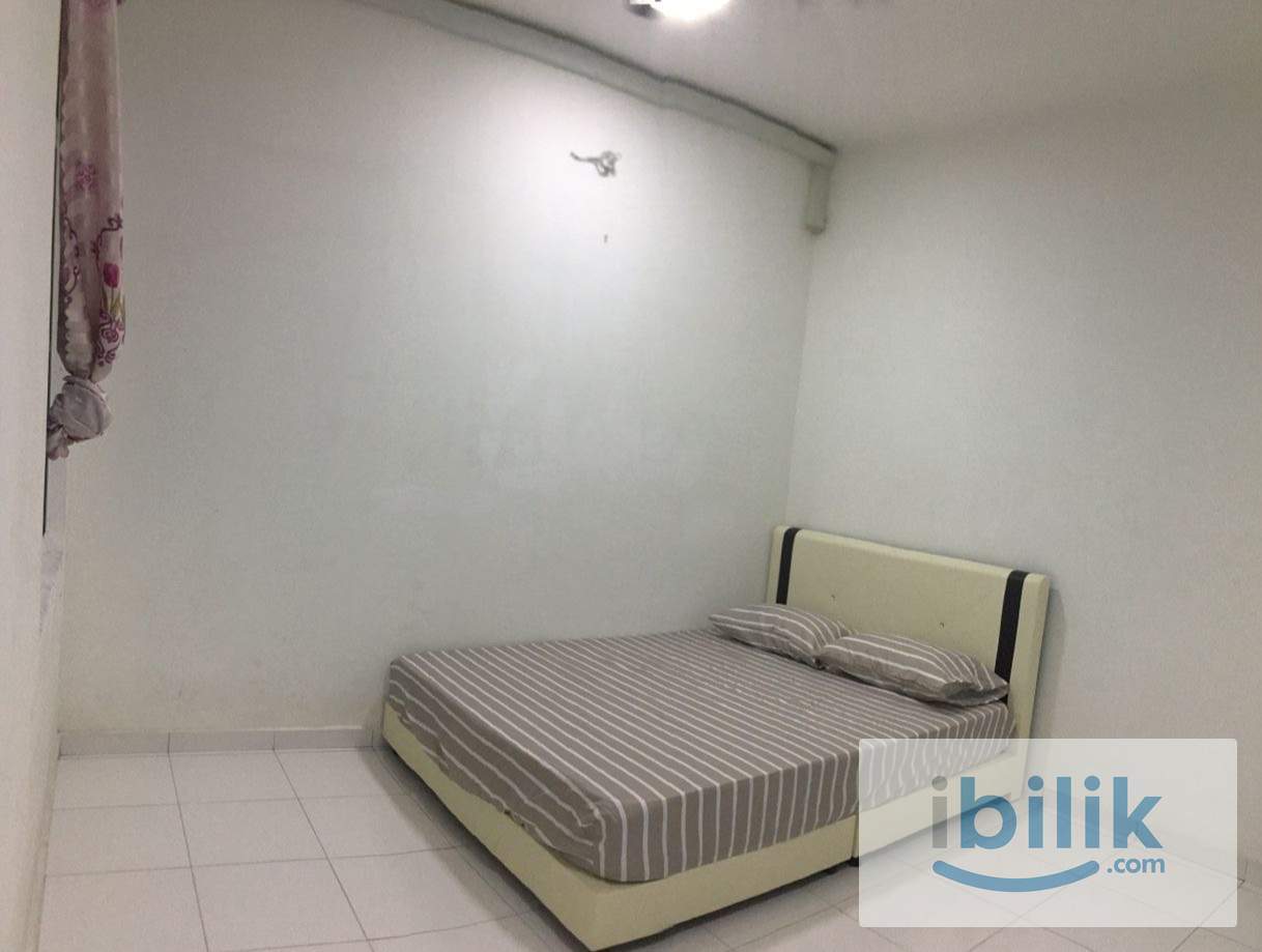 Middle Room - Image 1