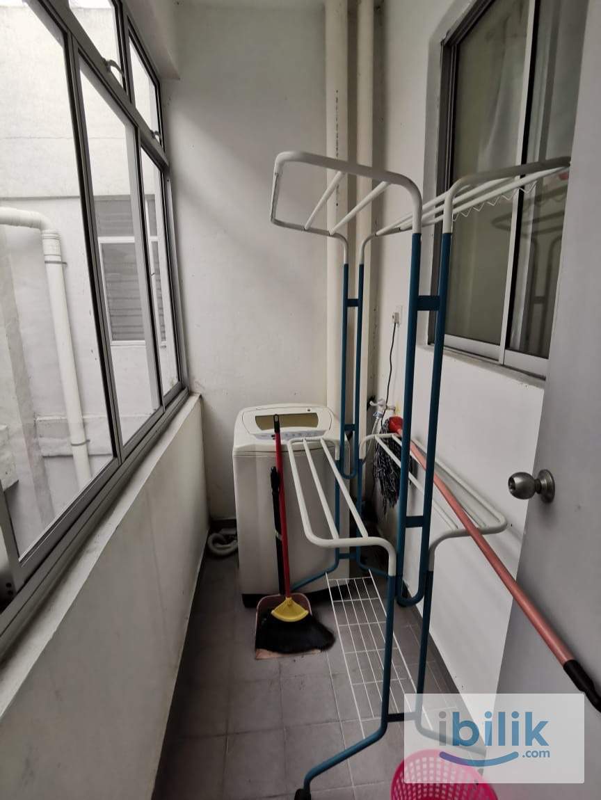 Middle Room - Image 4