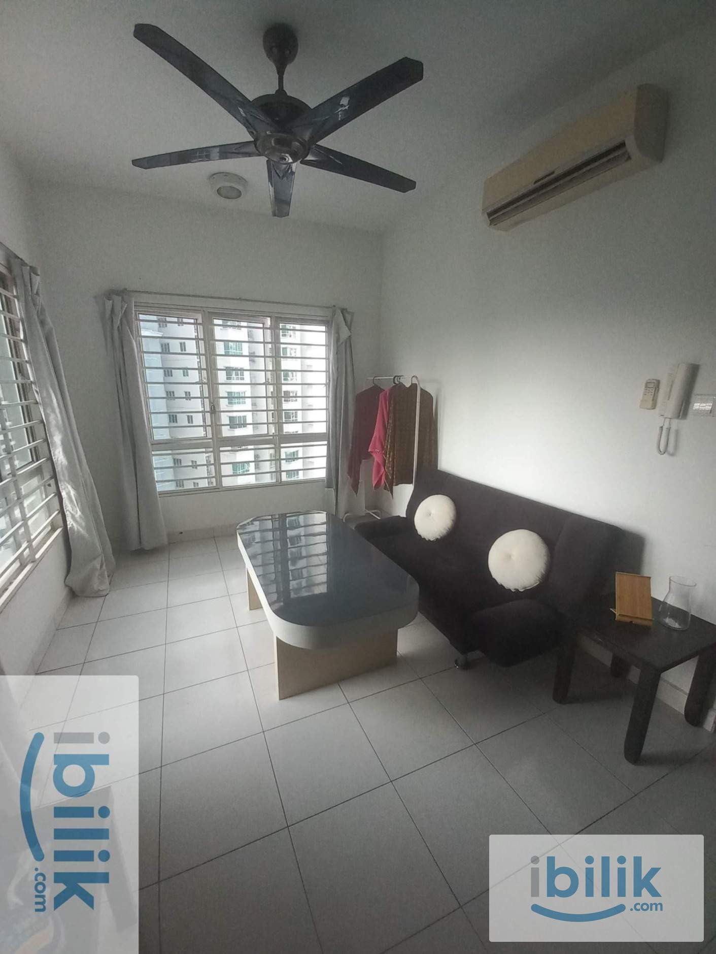 NO PARTITION Female Middle Room Metropolitan Square Condo - Image 1