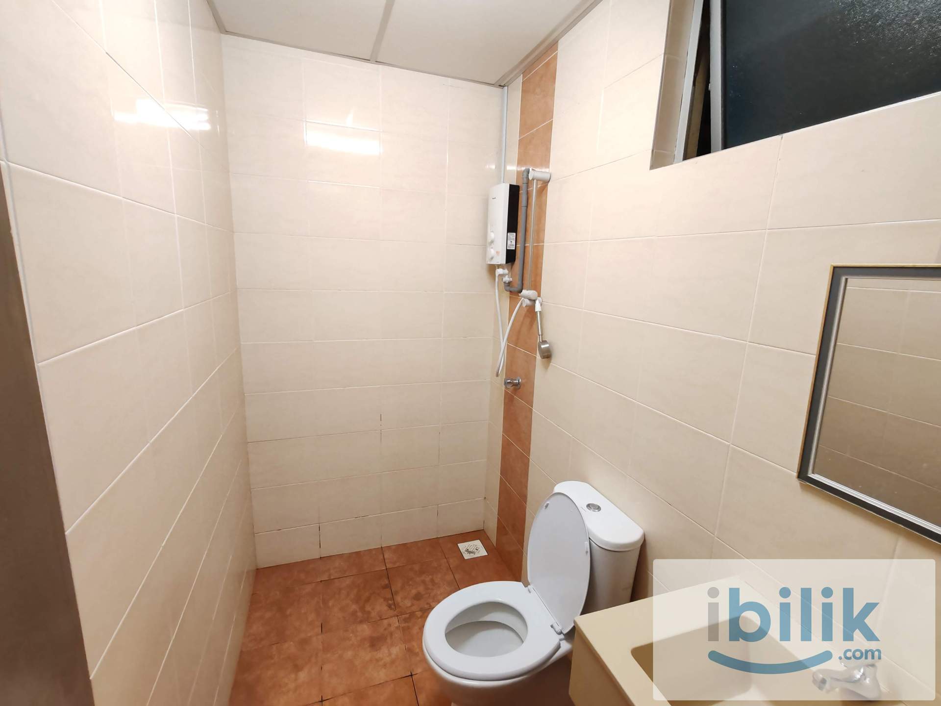 Master room for rent (Available now)  - Image 4