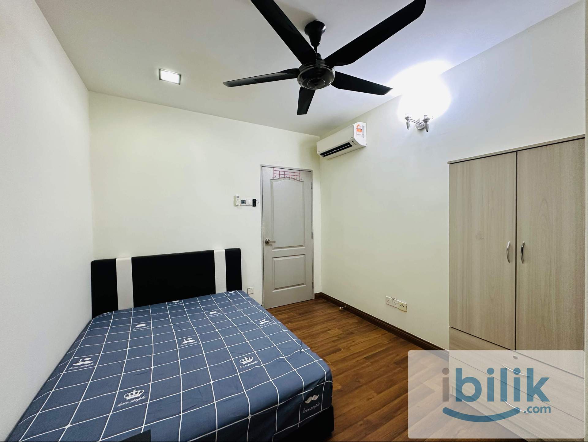 2 Station to TRX Medium Room With Private Bathroom - Image 2