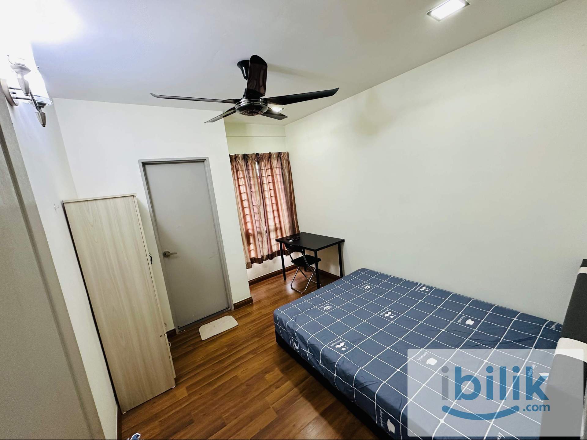 2 Station to TRX Medium Room With Private Bathroom - Image 3
