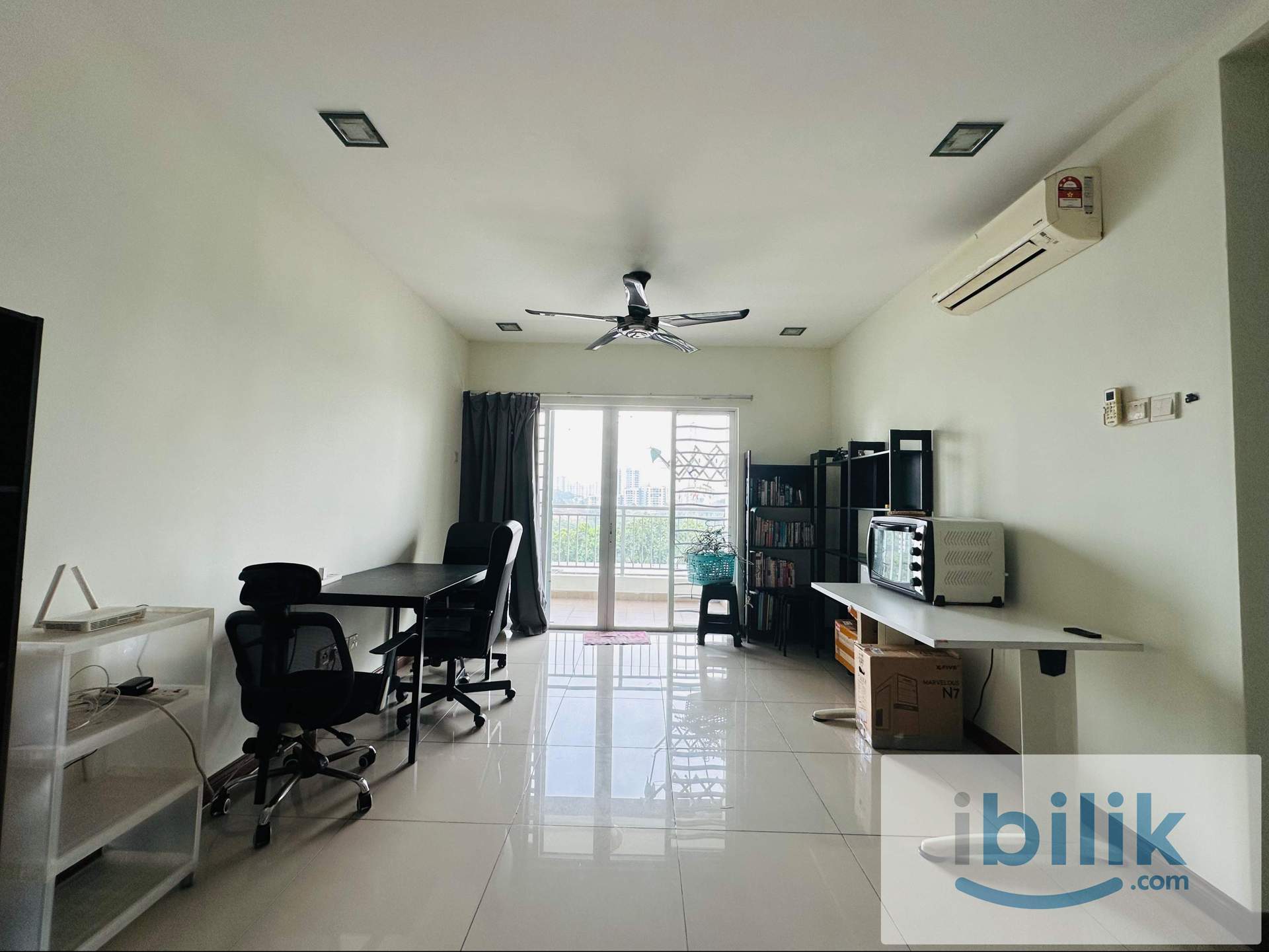 2 Station to TRX Medium Room With Private Bathroom - Image 5