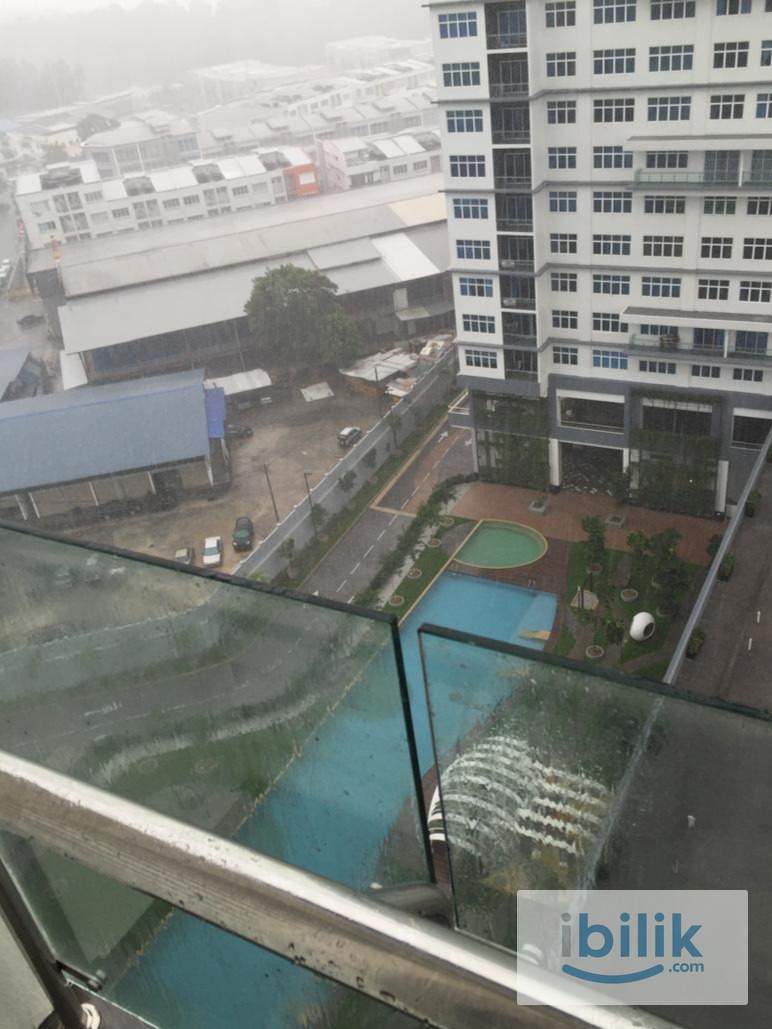 Middle Room at Skypod, Bandar Puchong Jaya - Image 6