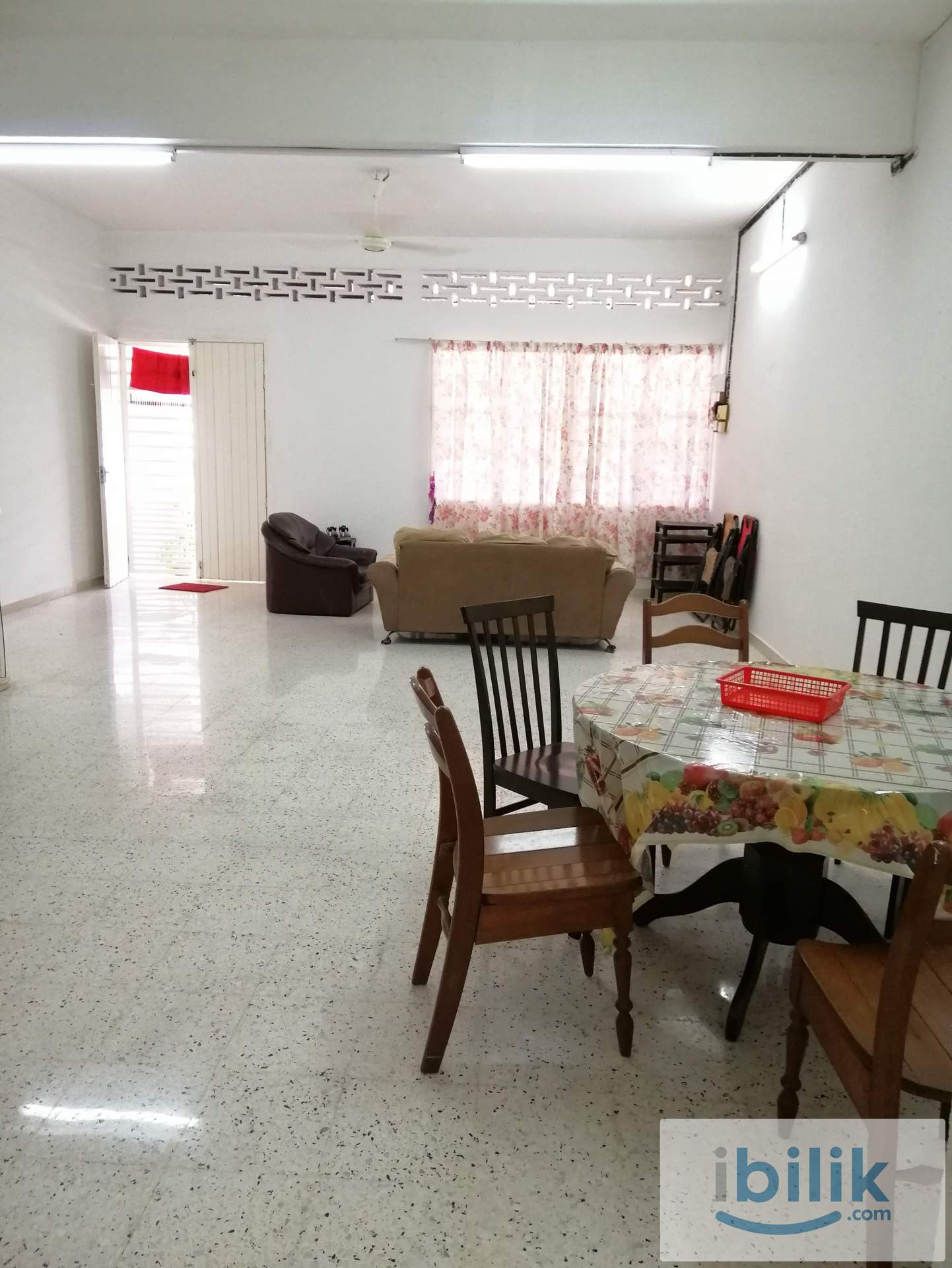 Middle room  - Image 1