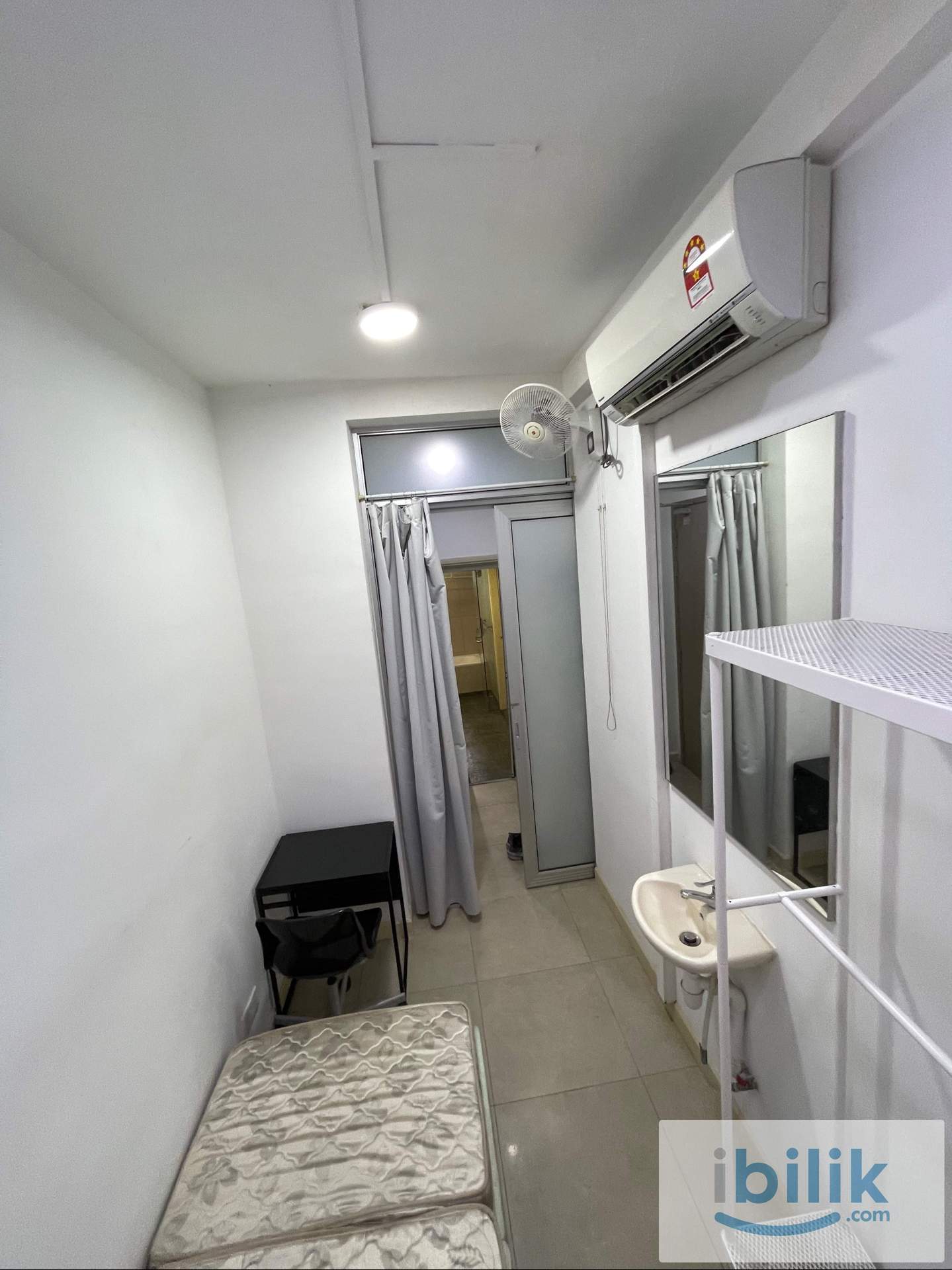Room for Male near Legoland, Gleneagles Hospital JB Iskander Puteri  - Image 9
