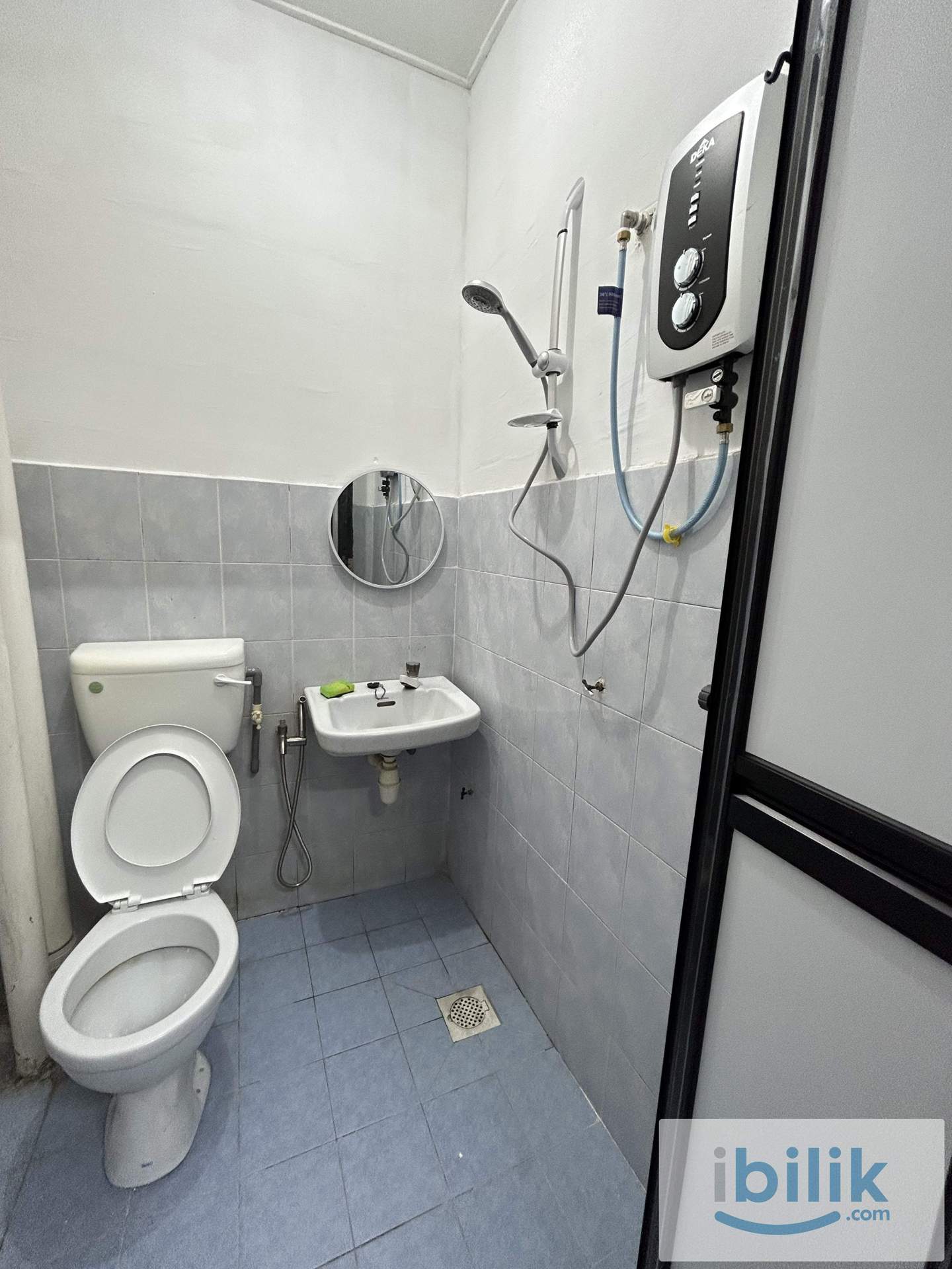 BILIK MASTER di Apartment Mutiara Magna, Kepong  near AEON Metro Prima - Image 2