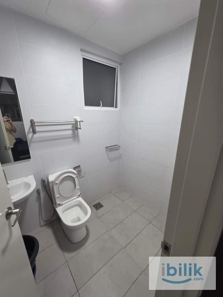 Balcony Room , Male Unit suitable for 1 or 2 ppl staying , Middle floor - Image 5