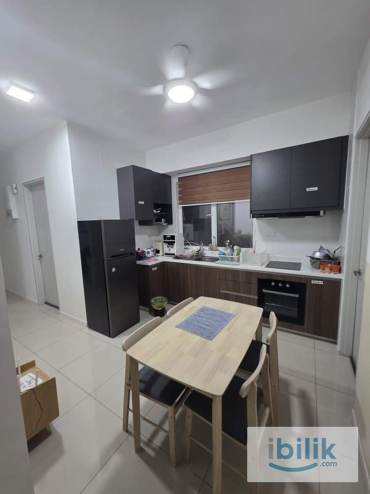 Balcony Room , Male Unit suitable for 1 or 2 ppl staying , Middle floor - Image 4