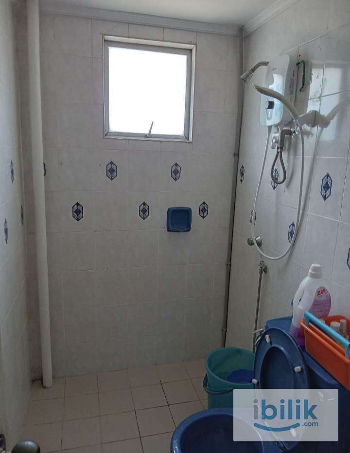 Cozy Private Single Room with Private Bathroom - Image 1