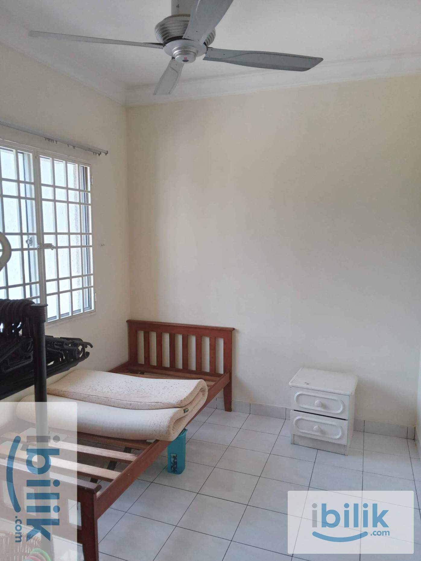 Single Room with Private Bathroom Ara Damansara Citta Mall Oasis - Image 1