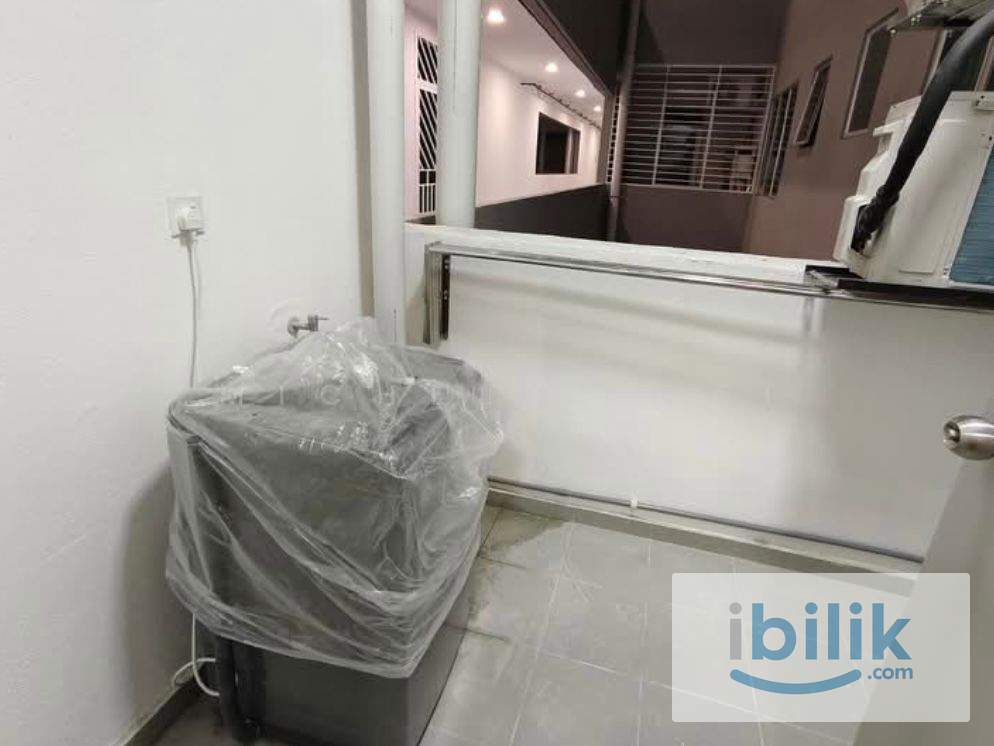 Nikka City Sentral Residence Master Room | Female Unit - Image 6