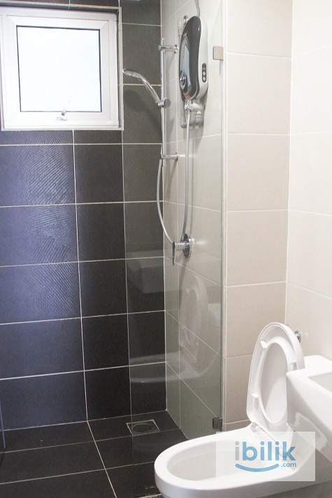 Middle size F/F Pool view room - beautiful & convenient location - Image 2