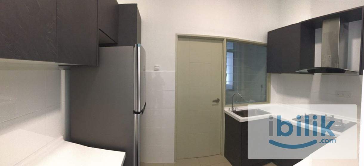 Middle size F/F Pool view room - beautiful & convenient location - Image 3