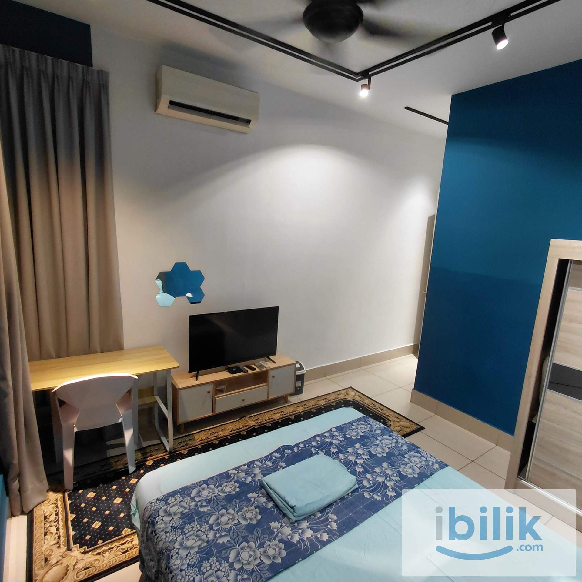 Bukit Bintang Master Bedroom Attached Private Bathroom with Smart TV Kuala Lumpur City Centre View - Image 3