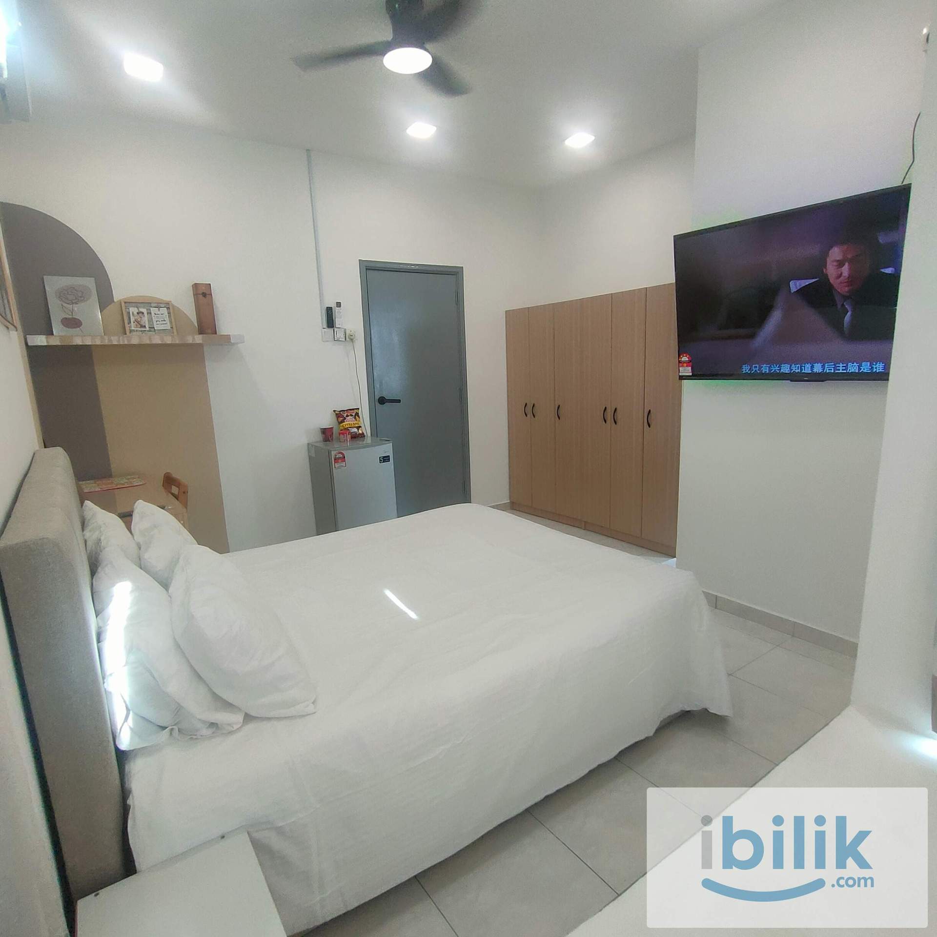 Fully Furnished Studio Bedroom with Private Bathroom Private Cinema Private Fridge at Puchong - Image 4