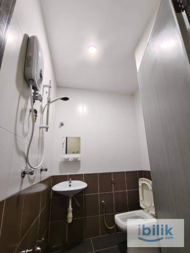 Big room with private bathroom for rent  - Image 1