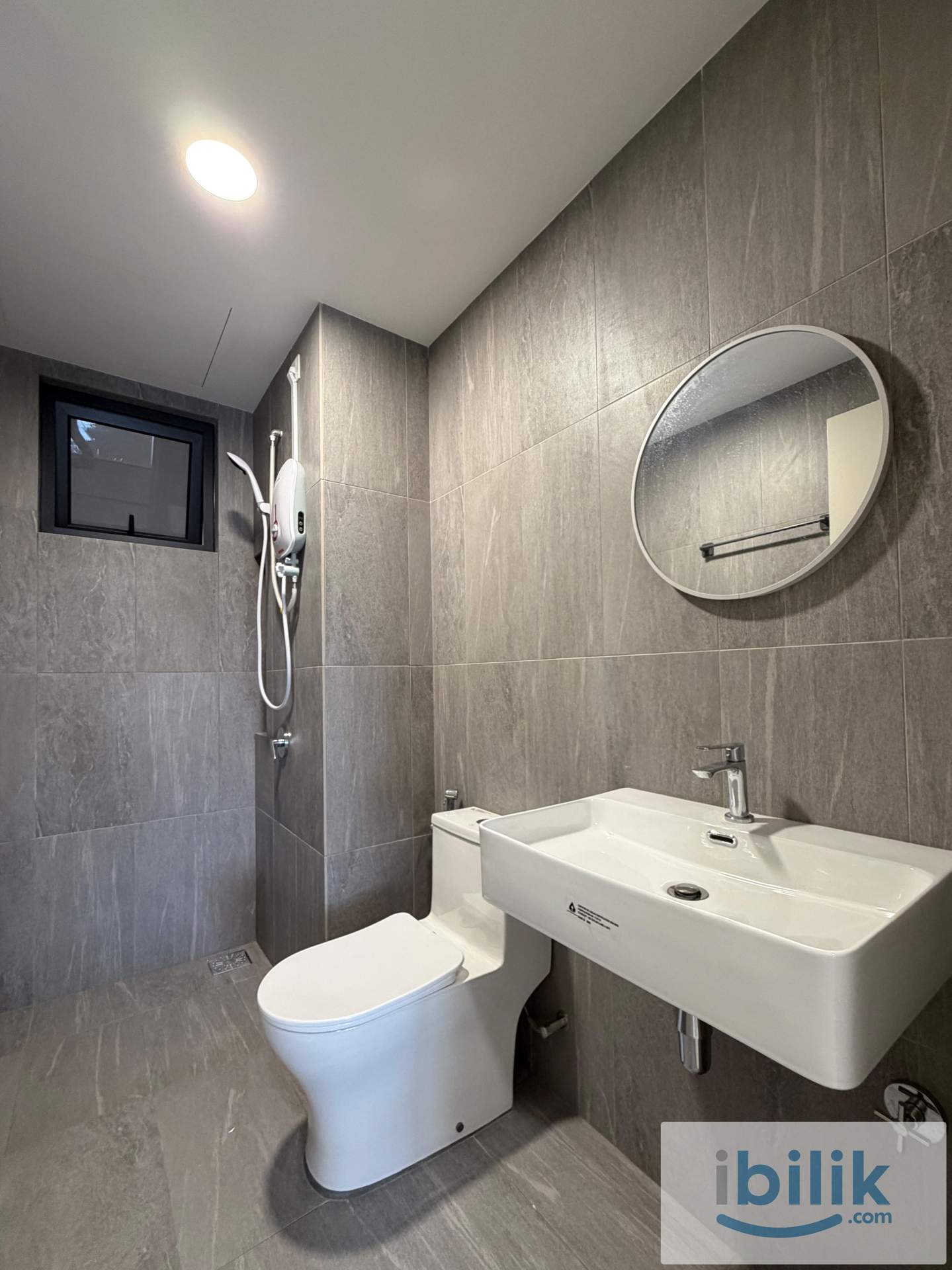 Brand New Master Bedroom @ Savvy Riana Dutamas, Segambut, Jalan Ipoh, Mont Kiara - Image 3