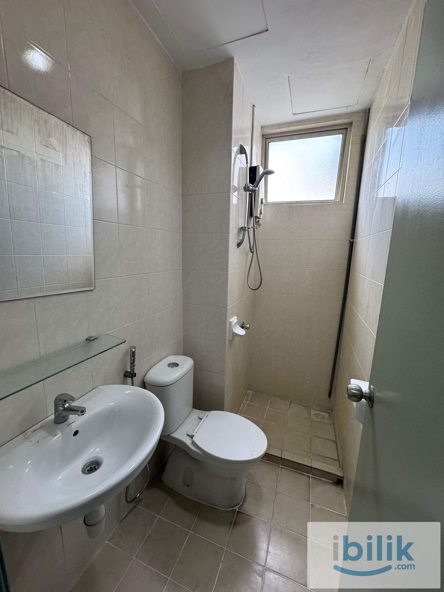 Middle room - Image 6