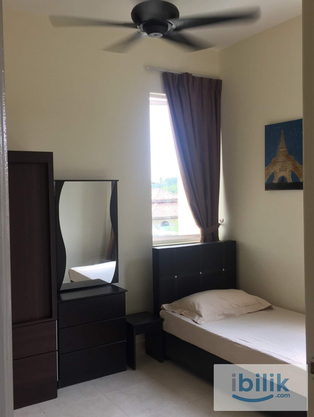 Cosy and private Middle Room (Female Only) - Image 2