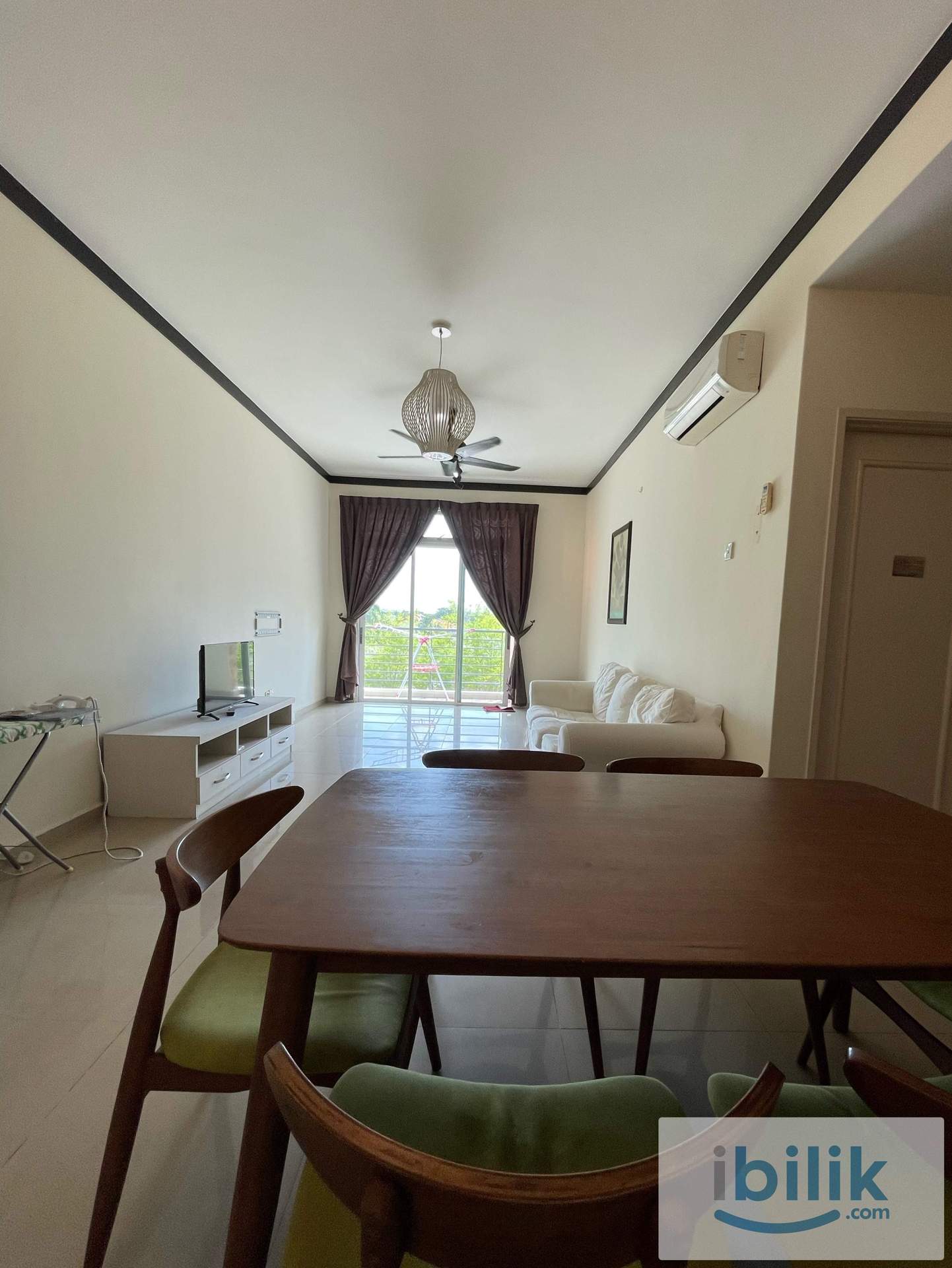 Cosy and private Middle Room (Female Only) - Image 5