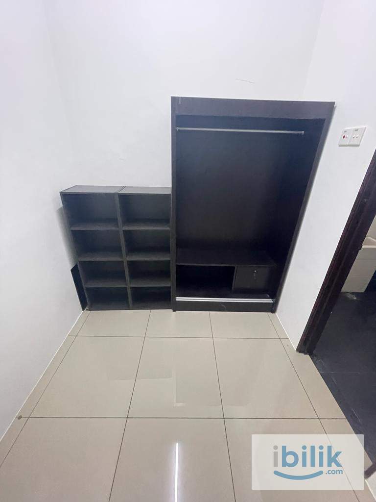 Master Bedroom for Rent Furnished with Private Bathroom - Image 4