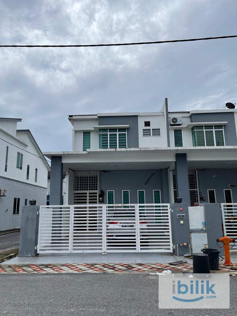 Master Bedroom for Rent Furnished with Private Bathroom - Image 1
