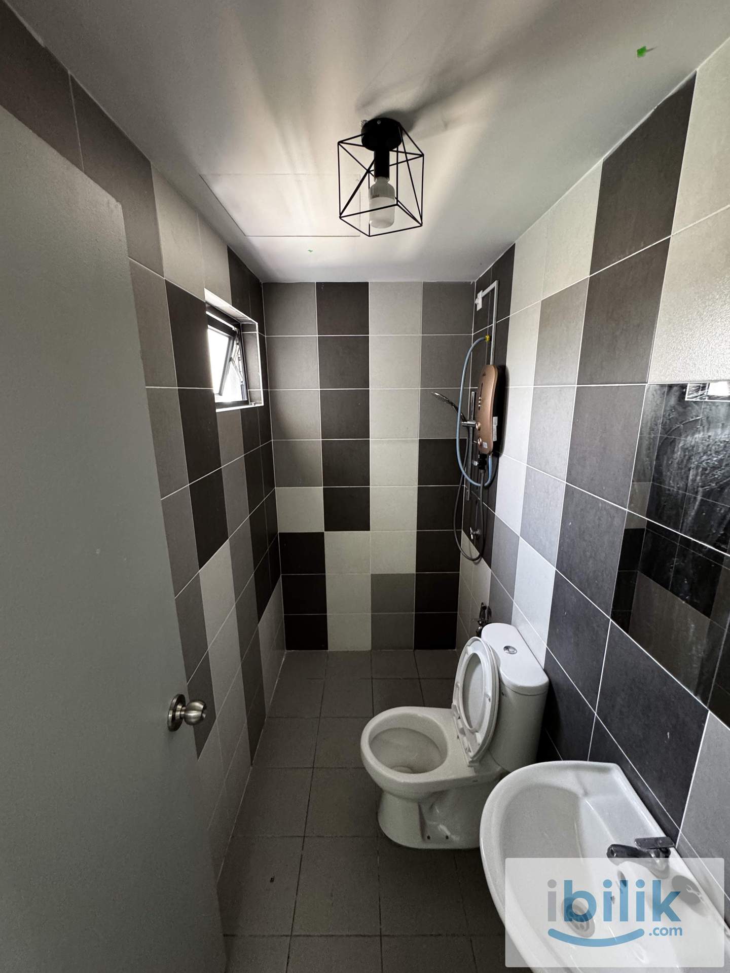 Master room (Double Bedded) @Residensi Mutiara Kajang 2 - Image 3