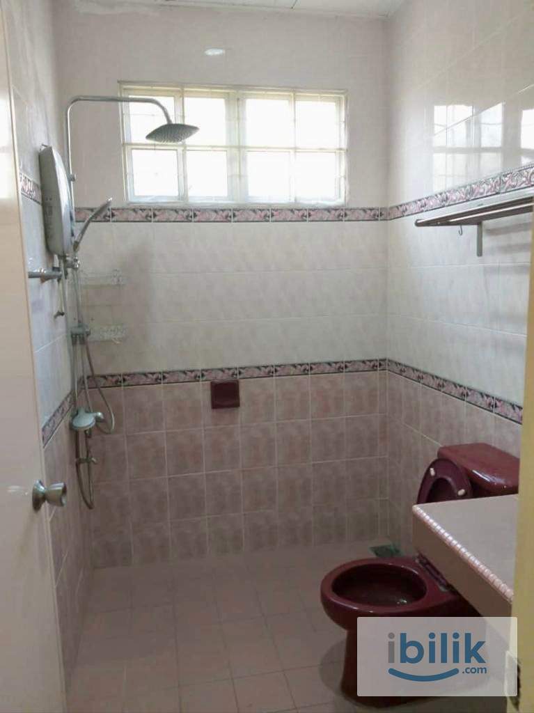 [Female House] Small room in private bungalow, 5 mins walk to Taman Bahagia LRT. Include all utilities - Image 4