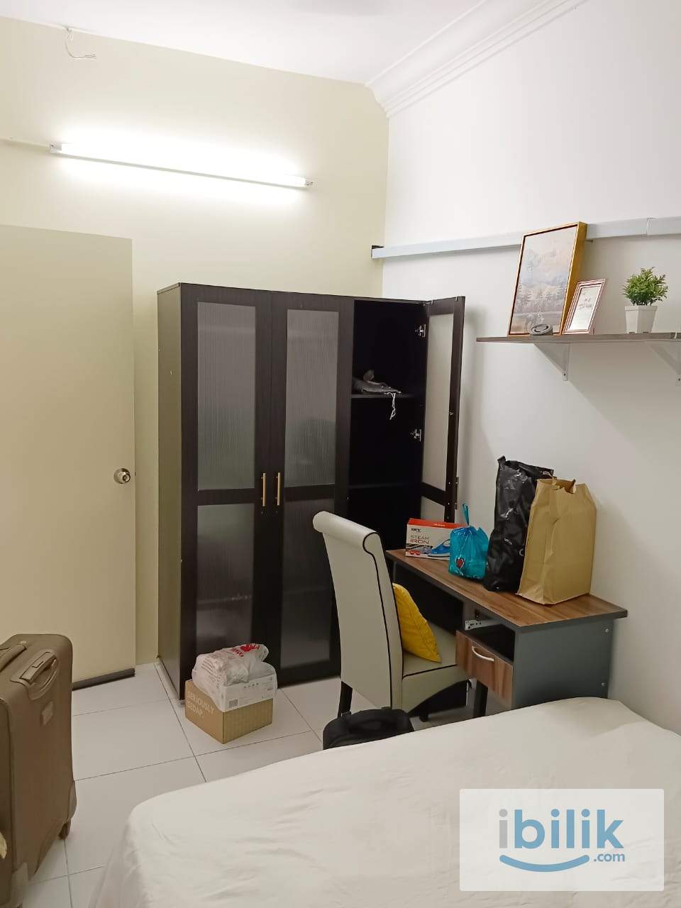 ELIT HEIGHTS Avenue Condo medium room for rent. - Image 3