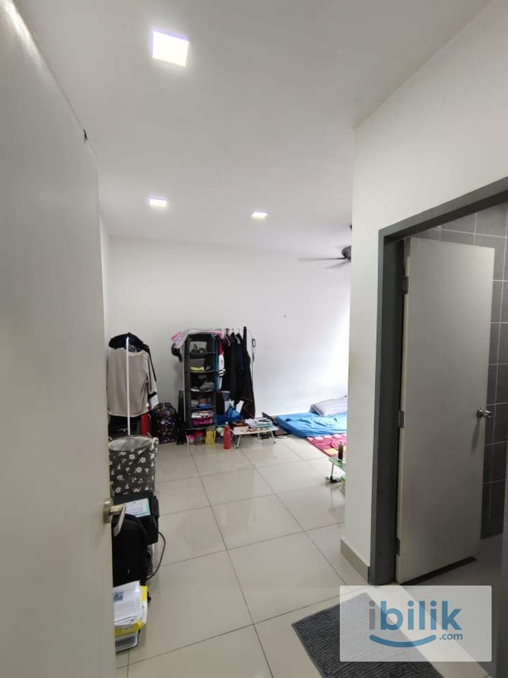 ASAP: V Residensi 2 Batu 3 Shah Alam - Master Room - Image 2