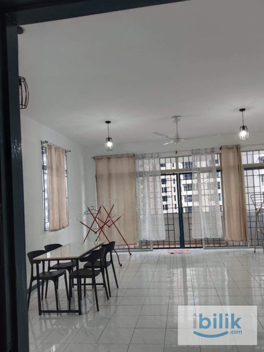 Middle Room At Bukit OUG, Kuala Lumpur - Image 3