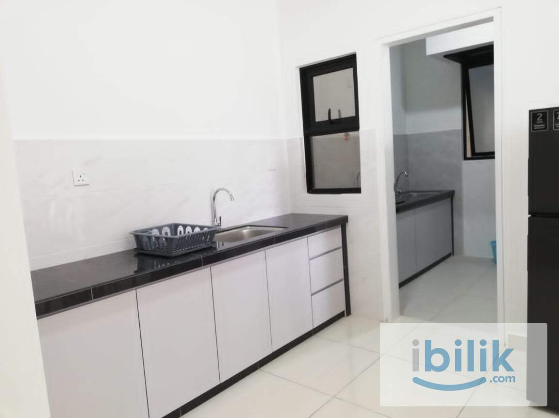 Middle Room at Vertu Resort, Batu Kawan - Image 4