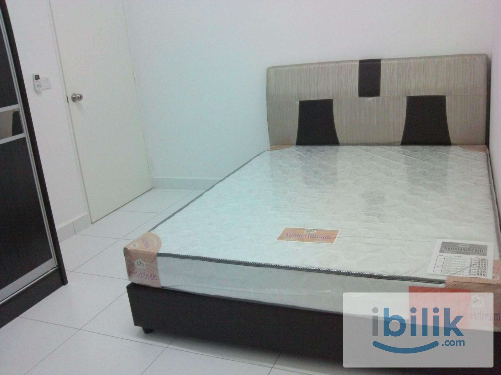 Middle room at Elit Heights, Bayan Baru - Image 2