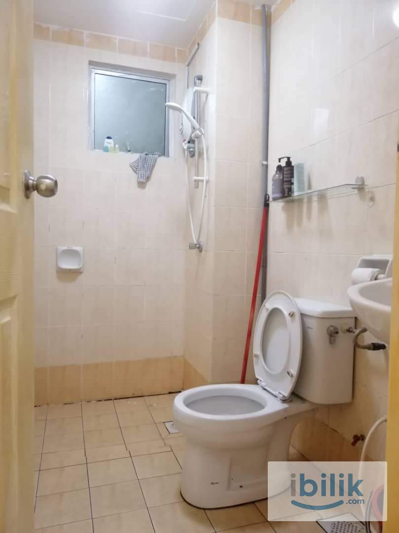 Newly Renovated with Air Con Single Room at Suriamas Condominium at Bandar Sunway - Image 3