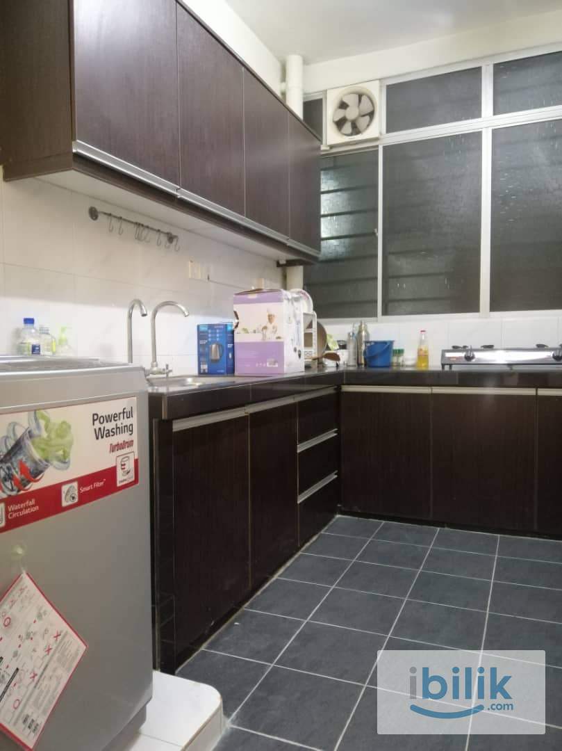 Newly Renovated with Air Con Single Room at Suriamas Condominum Bandar Sunway - Image 2