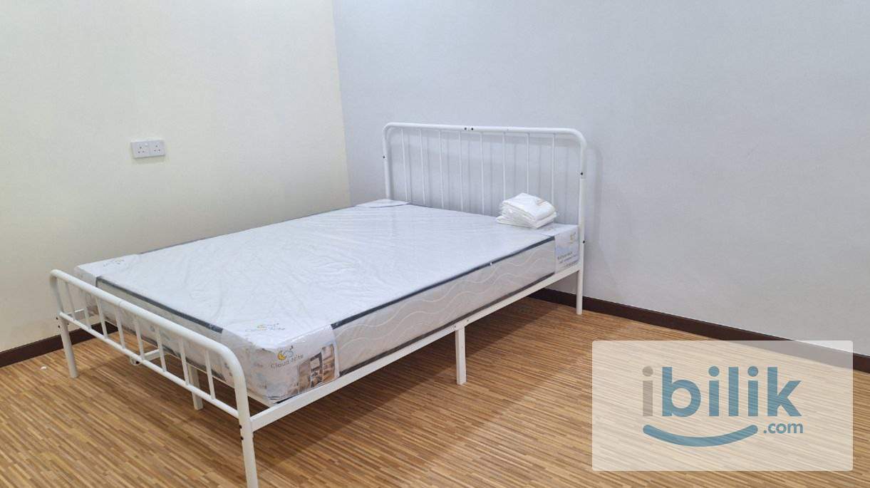 Middle Room at Permas Jaya, Johor Bahru, Fully Furnisehes - Image 8