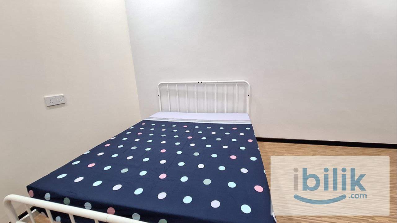 Middle Room at Permas Jaya, Johor Bahru, Fully Furnisehes - Image 10