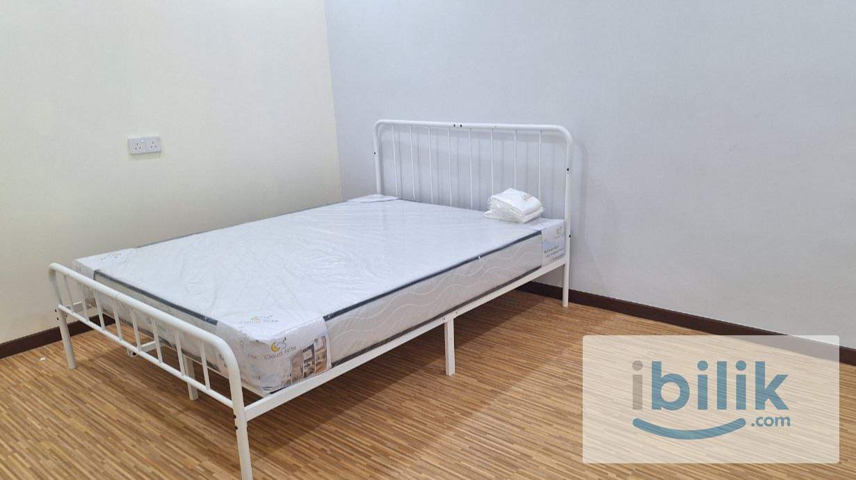 Middle Room at Permas Jaya, Johor Bahru, Fully Furnishes - Image 6