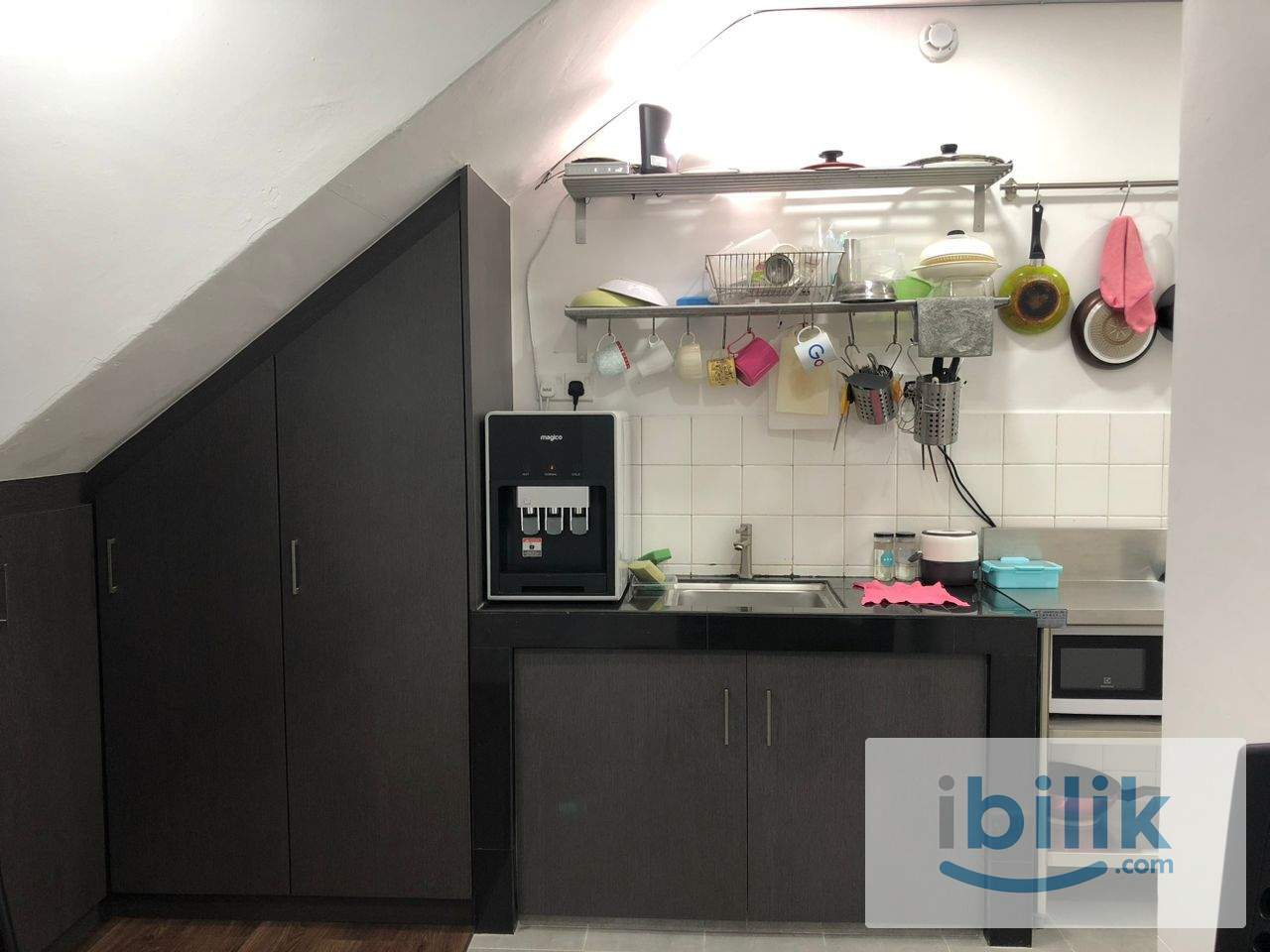 All Female Furnished Single Room at Section 17, Petaling Jaya - Image 1