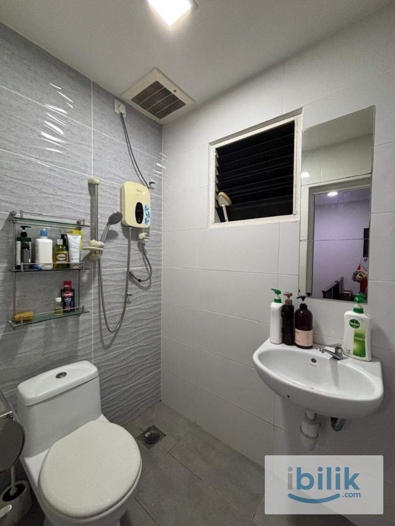 Female Only Furnished Room At Seksyen 17 - Image 3
