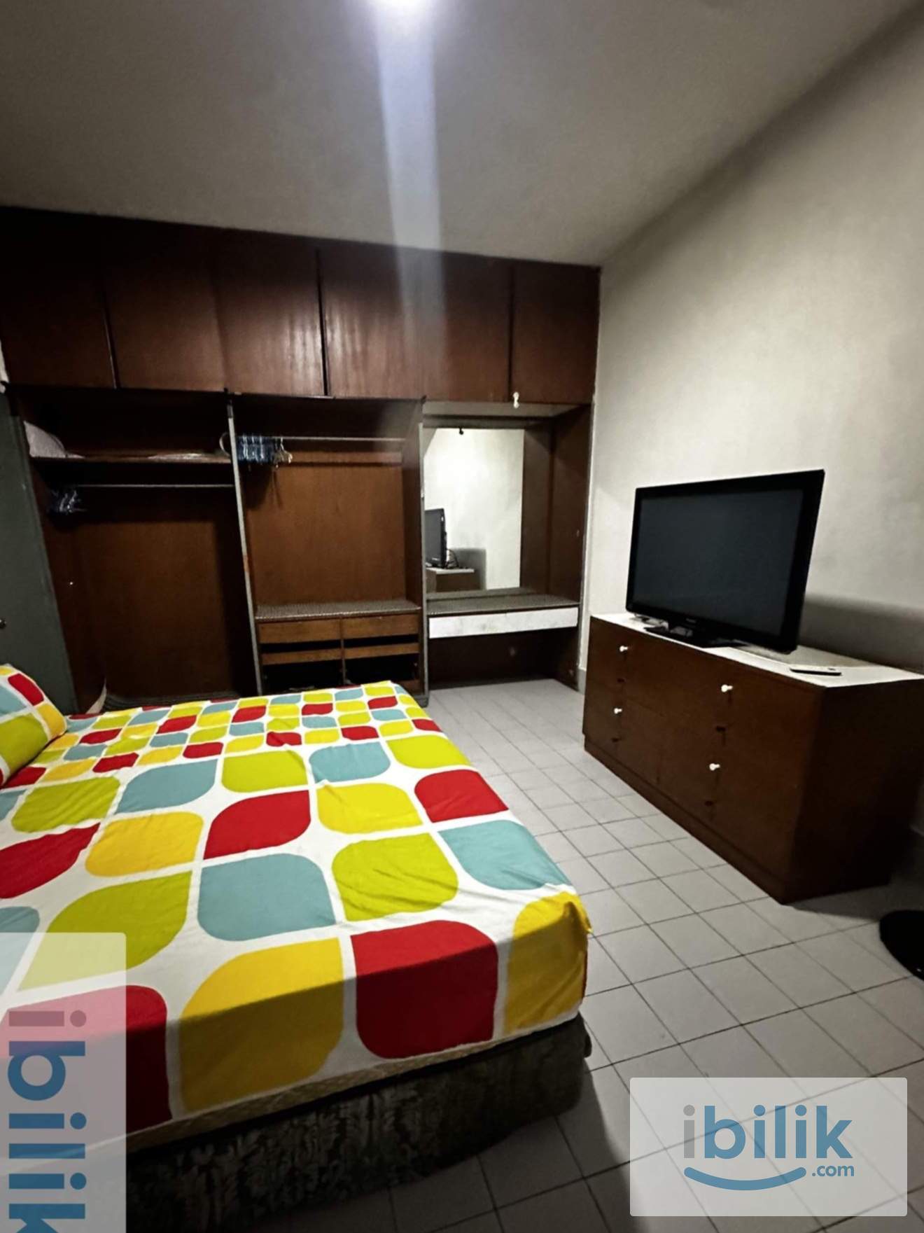 Big en-suite master bedroom attached bathroom at section 17 petaling jaya to let  - Image 1