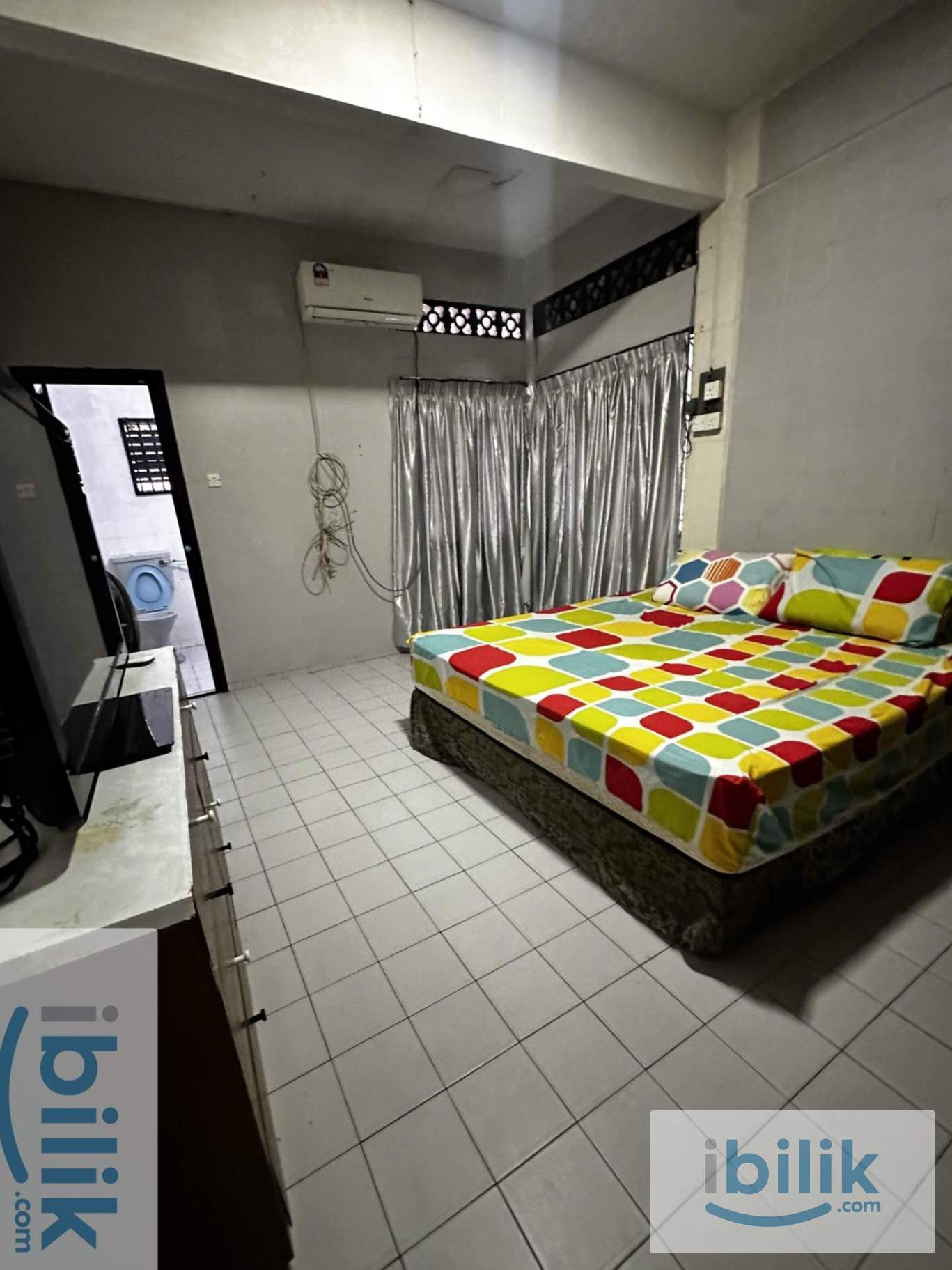 Big en-suite master bedroom attached bathroom at section 17 petaling jaya to let  - Image 5