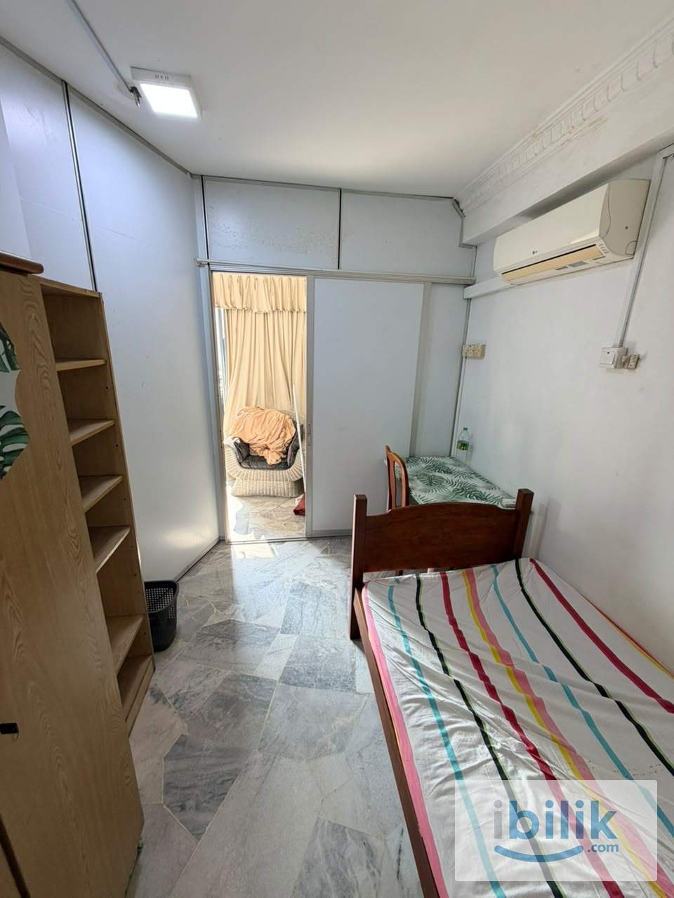 Single air conditioned room at Sridesa condominium, Kuala Lumpur, kuchai Entrepreneur park  - Image 5