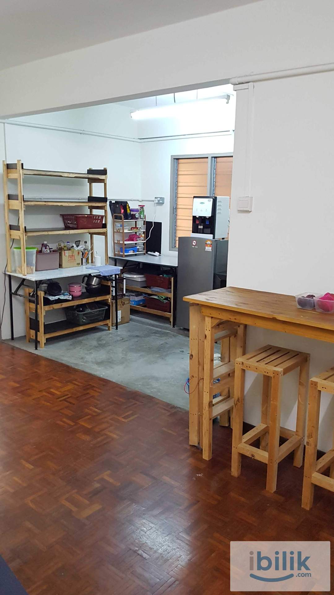 Middle room at Happy Mansion - Image 3